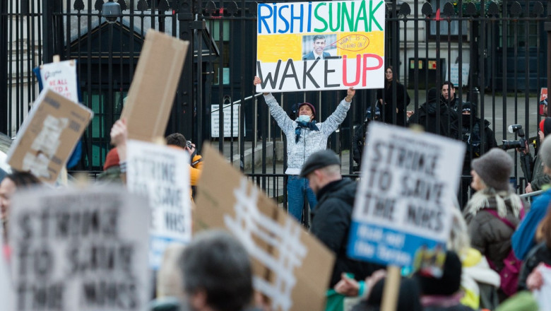 Photo of foto | Marea Britanie, blocată de cea mai mare grevă din ultimii zece ani: Jumătate de milion de oameni au oprit lucrul